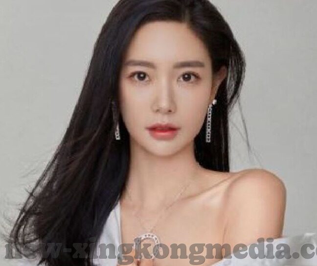 人妻超碰在线-探索人妻角色的现代演绎，爱与责任的交织